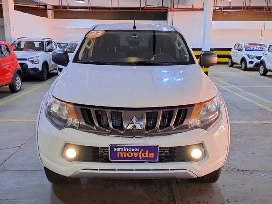 MITSUBISHI L200 TRITON 2.4 16V TURBO DIESEL GLS CD 4X4 AUTOMÁTICO MITSUBISHI L200 TRITON 2.4 16V TURBO DIESEL GLS CD 4X4 AUTOMÁTICO